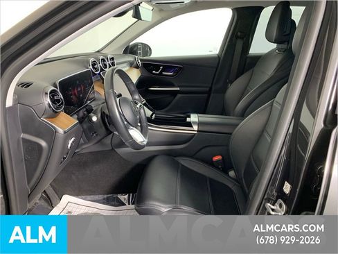 Used 2023 Mercedes-Benz GLC 300 image 9