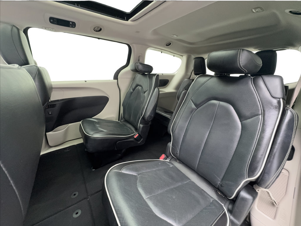 Used 2022 Chrysler Pacifica Limited FWD image 25