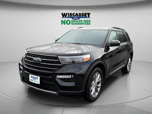 Used 2023 Ford Explorer XLT w/ Equipment Group 202A AWD/4WD image 17