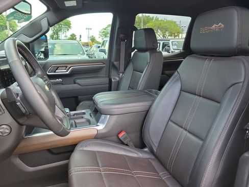 Certified 2025 Chevrolet Silverado 1500 High Country w/ High Country Premium Package AWD/4WD image 21