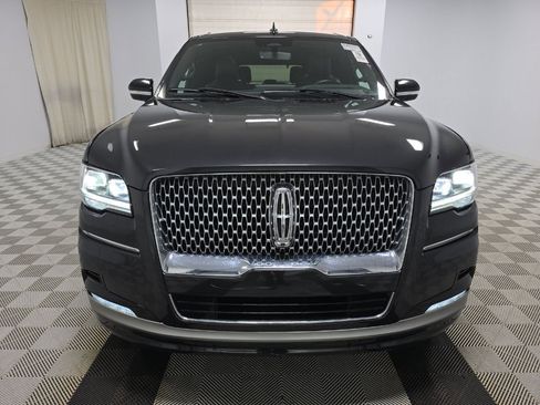 Used 2023 Lincoln Navigator Reserve image 3