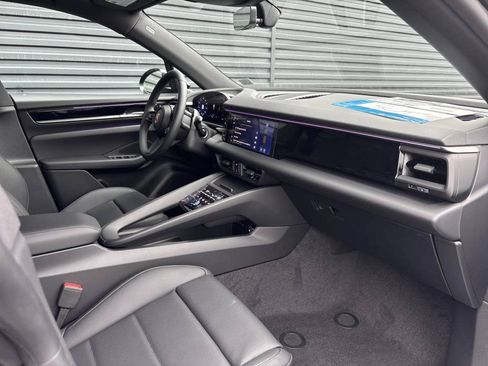 Certified 2026 Porsche Macan 4 Electric AWD/4WD image 13
