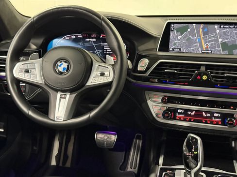 Used 2022 BMW M760i xDrive w/ Luxury Rear Seating Package AWD/4WD image 25