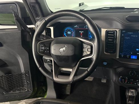 Used 2025 Ford Bronco Outer Banks AWD/4WD image 17