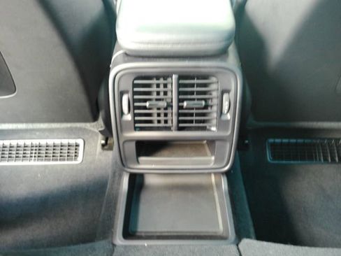 Used 2022 Porsche Taycan image 25