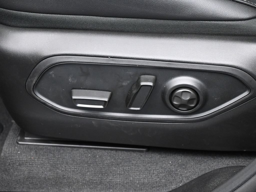 New 2026 Jeep Grand Cherokee L Limited RWD image 12