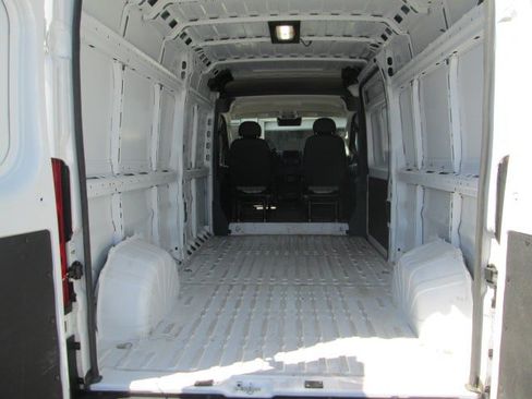 Used 2026 RAM ProMaster 2500 w/ Convenience Group FWD image 5