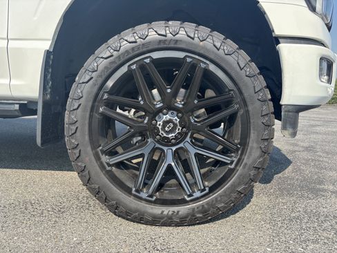 Used 2024 Ford F150 Platinum w/ FX4 Off-Road Package AWD/4WD image 9