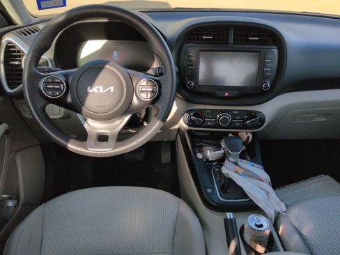 Used 2023 Kia Soul LX w/ LX Technology Package FWD image 7