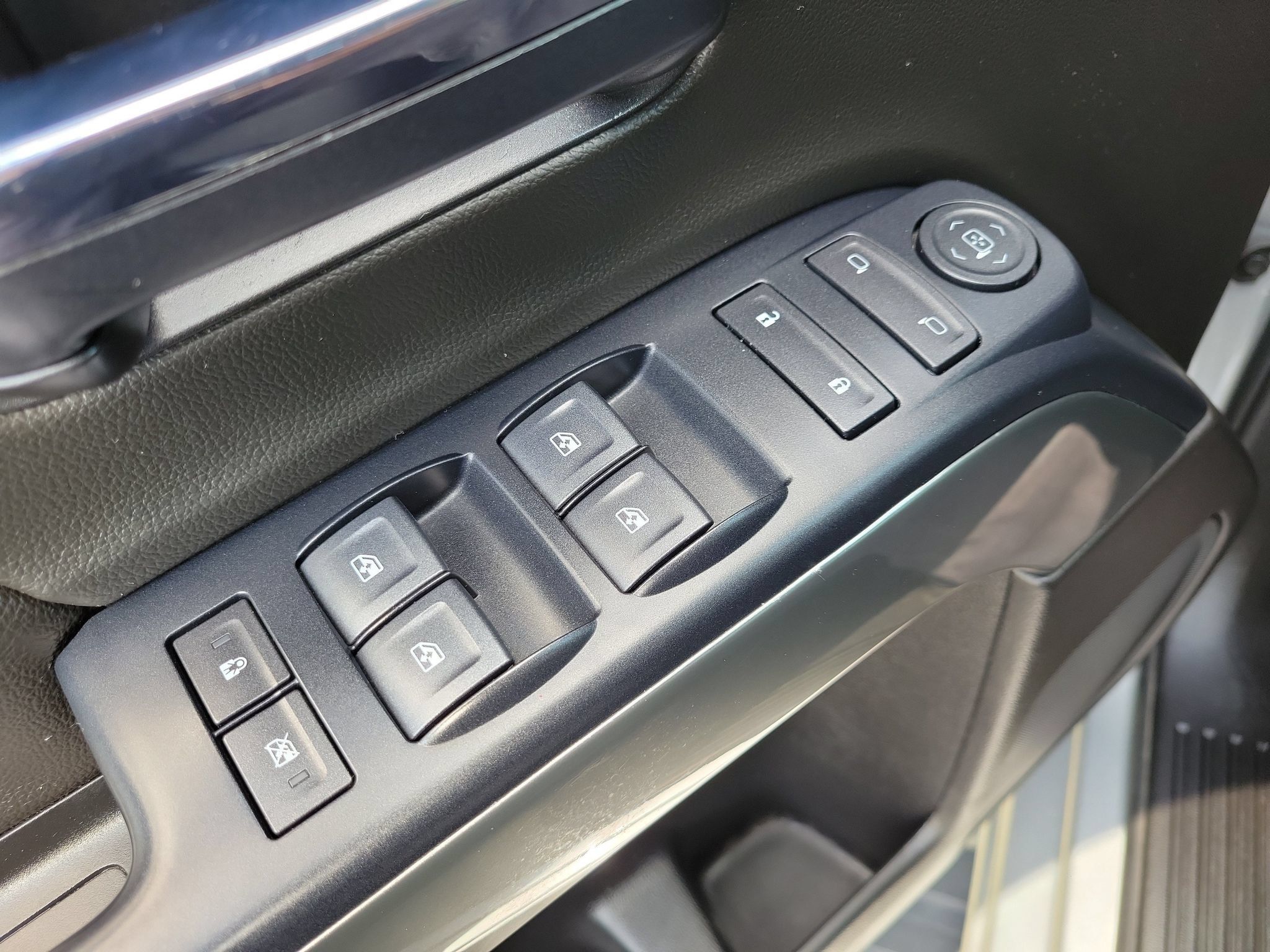 Used 2019 Chevrolet Silverado 1500 LT w/ All Star Edition AWD/4WD image 9