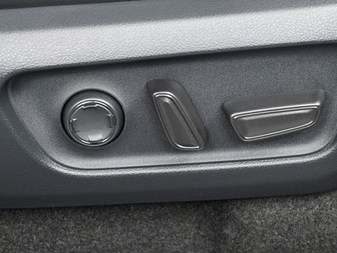 Certified 2025 Toyota 4Runner TRD Off-Road Premium image 41