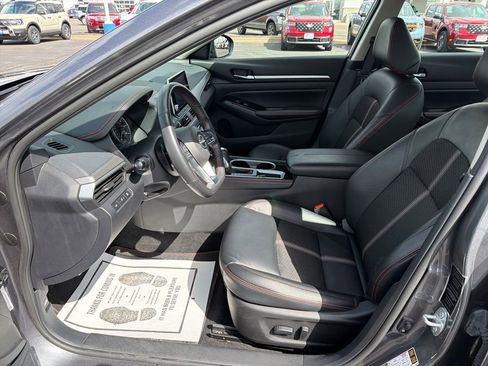 Used 2025 Nissan Altima 2.5 SR image 9