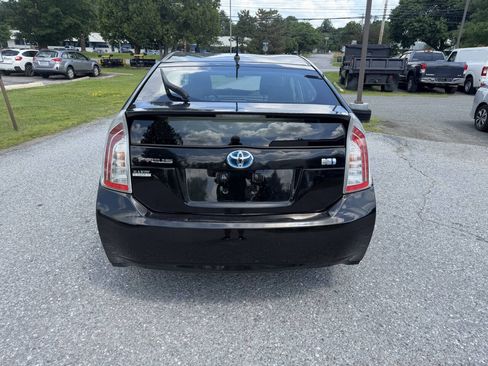 Used 2014 Toyota Prius Two FWD image 4