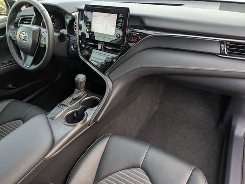 Used 2024 Toyota Camry SE w/ Convenience Package image 30