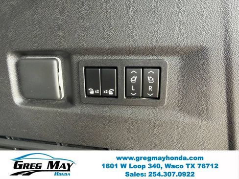 Used 2022 GMC Yukon Denali RWD image 29