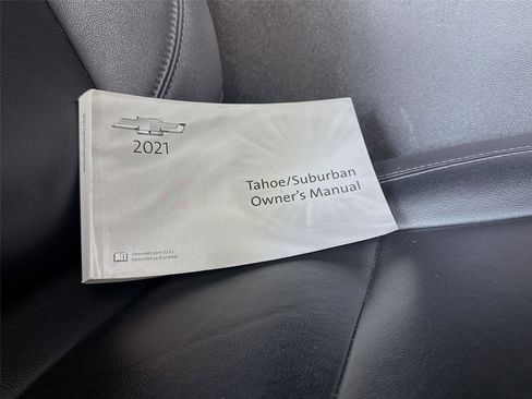 Used 2021 Chevrolet Tahoe Z71 w/ Luxury Package AWD/4WD image 27