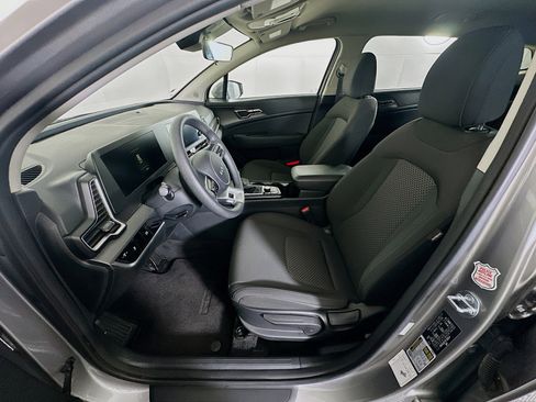Used 2024 Kia Sportage LX image 13