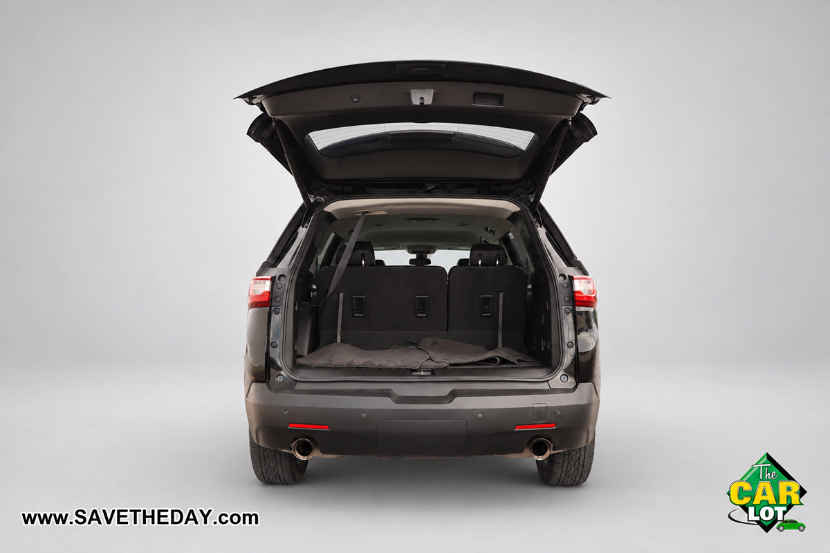 Used 2020 Chevrolet Traverse RS FWD image 12