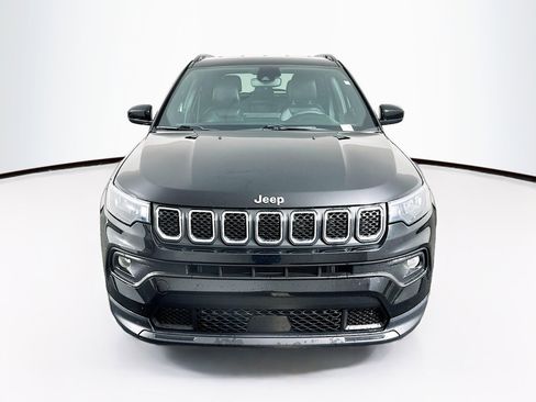 Used 2023 Jeep Compass Latitude image 2