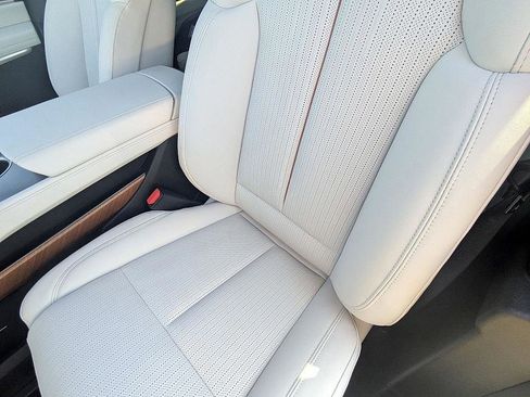 New 2026 Cadillac Vistiq Luxury image 12