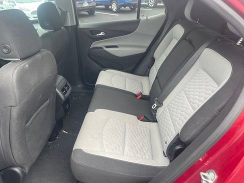 Used 2018 Chevrolet Equinox LT FWD image 16