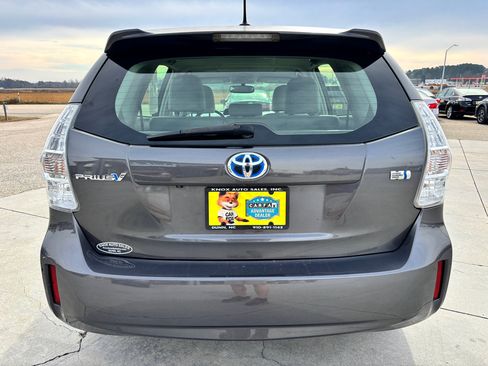 Used 2012 Toyota Prius V Five image 5
