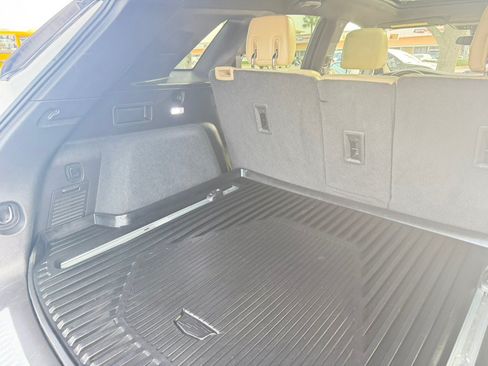 Used 2018 Cadillac XT5 Luxury w/ Driver Awareness Package AWD/4WD image 29