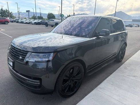 Used 2023 Land Rover Range Rover SE AWD/4WD image 3