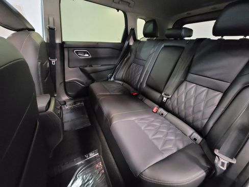 New 2026 Nissan Rogue Platinum w/ Platinum Premium Package image 11