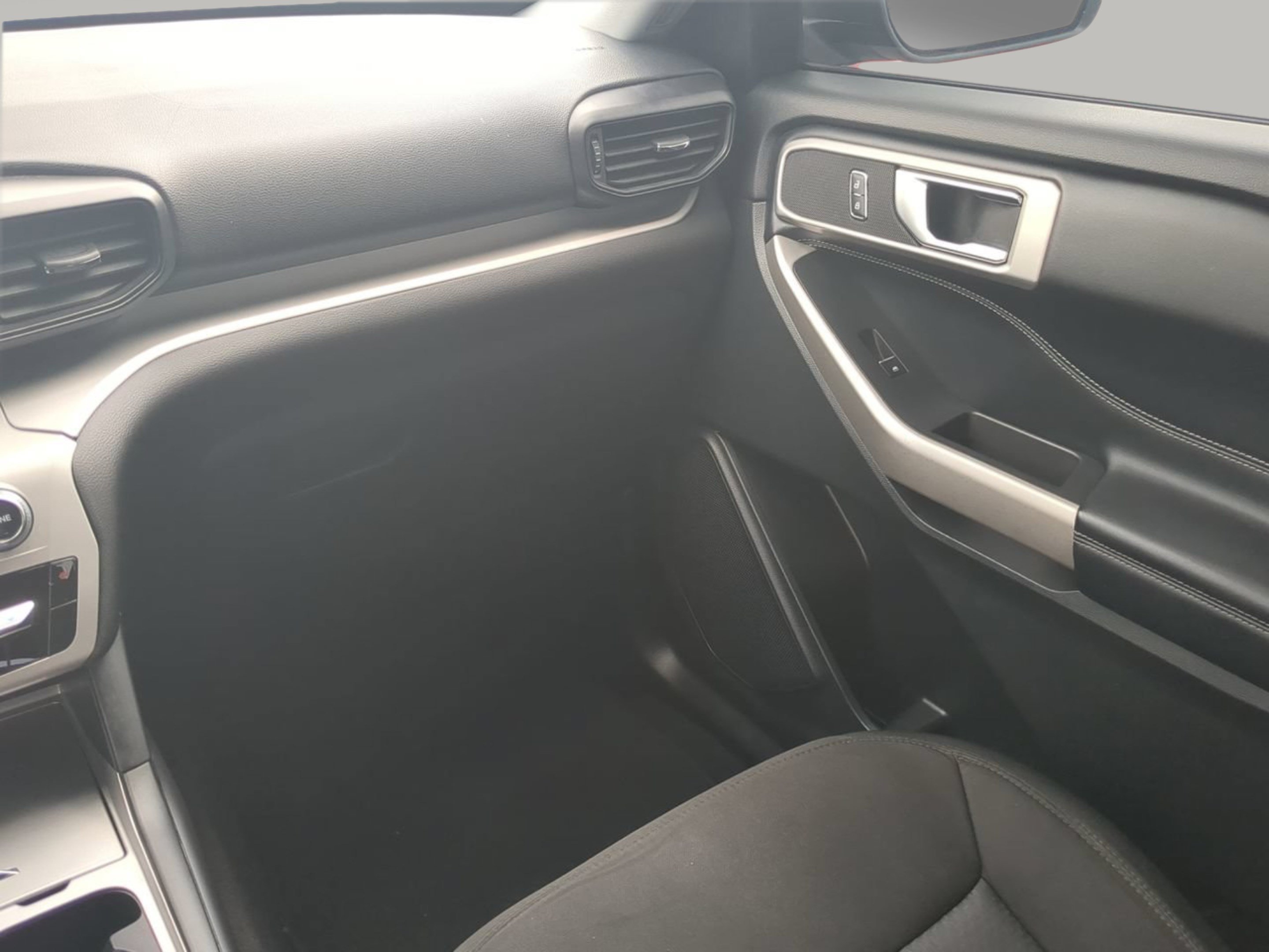 Used 2023 Ford Explorer XLT RWD image 22