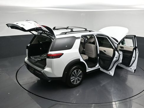 New 2026 Nissan Pathfinder SL AWD/4WD image 35