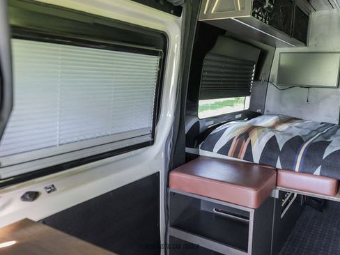 Used 2024 Mercedes-Benz Sprinter 2500 image 41