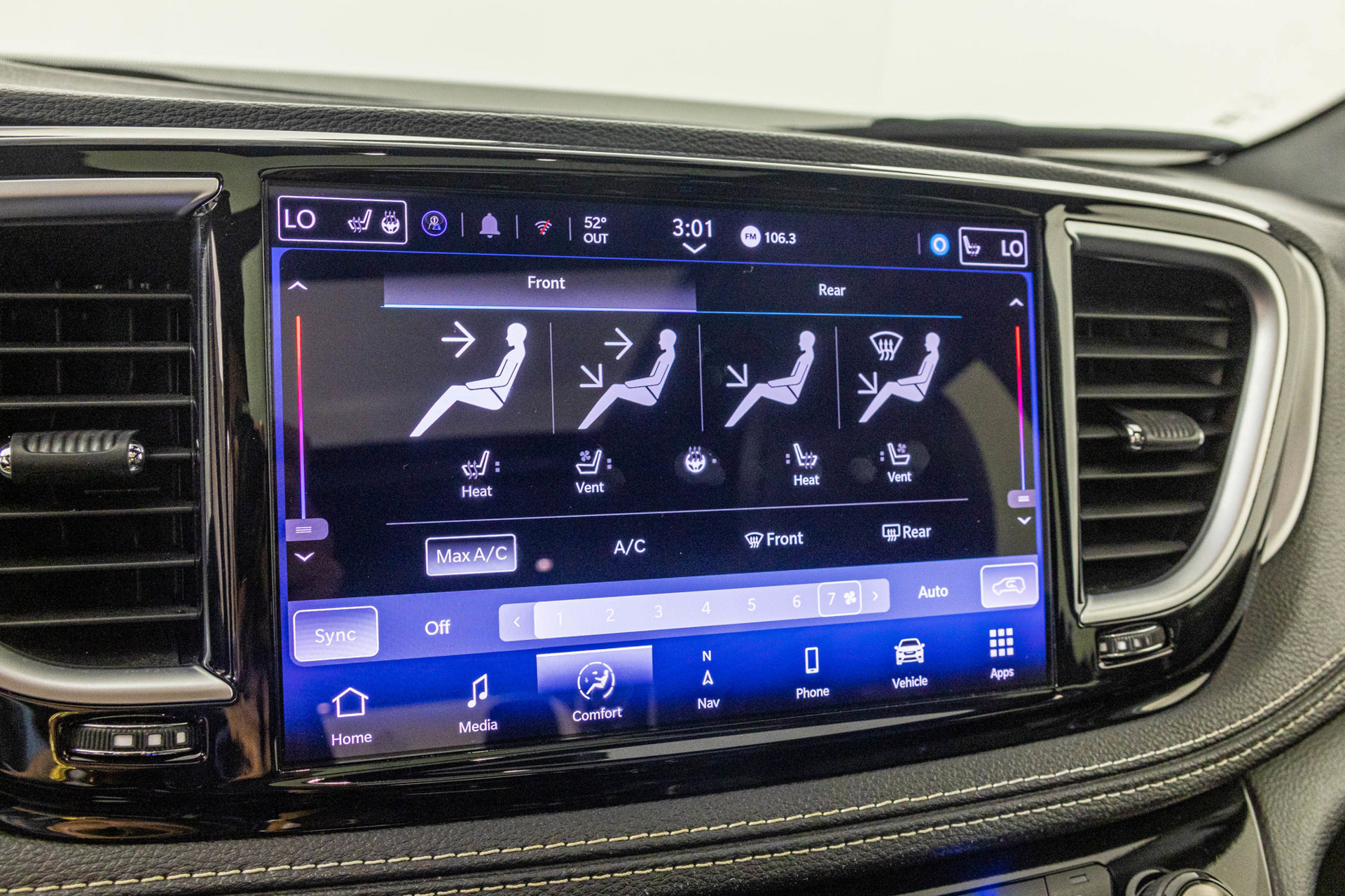 Used 2025 Chrysler Pacifica Limited FWD image 29