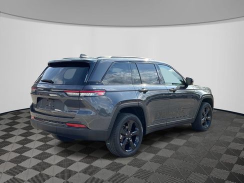 Certified 2023 Jeep Grand Cherokee Limited w/ Black Appearance Package AWD/4WD image 7