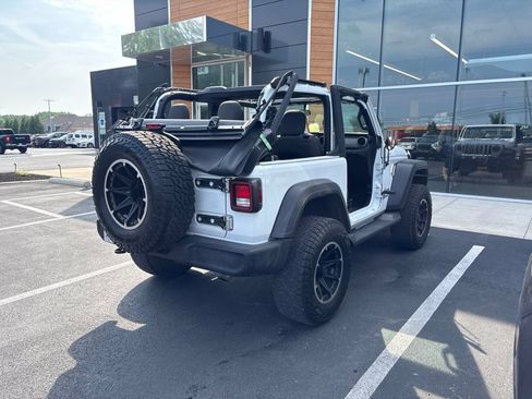 Used 2018 Jeep Wrangler Sport AWD/4WD image 4