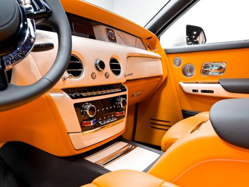Used 2022 Rolls-Royce Phantom Sedan w/ The Phantom Package RWD image 14