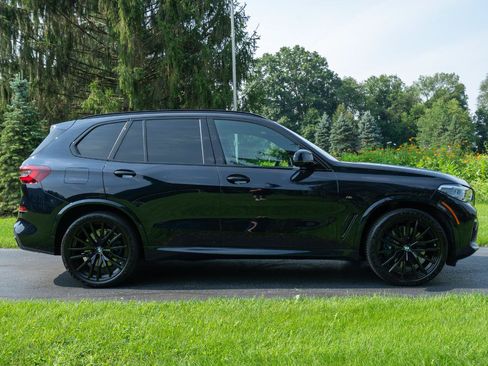 Used 2021 BMW X5 M50i AWD/4WD image 2