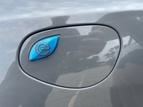Used 2022 Chrysler Pacifica Touring-L FWD image 23