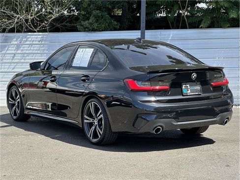 Used 2020 BMW 330i Sedan w/ M Sport Package RWD image 3