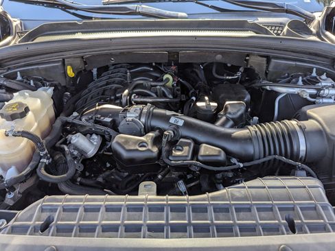 Used 2022 Jeep Grand Cherokee Laredo w/ Luxury Tech Group I image 35