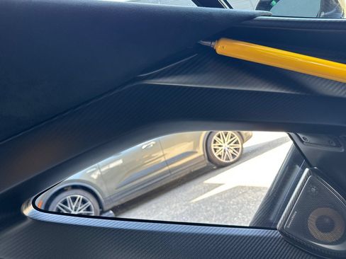 Used 2019 McLaren Senna RWD image 12
