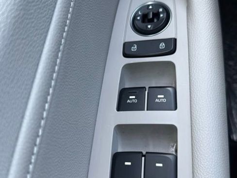 Used 2016 Hyundai Sonata Limited image 19