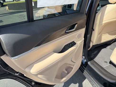 New 2026 Jeep Grand Cherokee Limited AWD/4WD image 17
