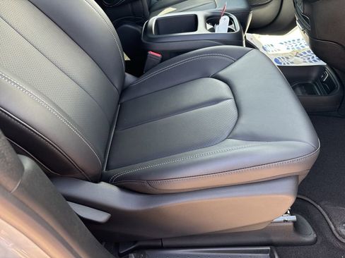 New 2026 Chrysler Voyager LX image 32