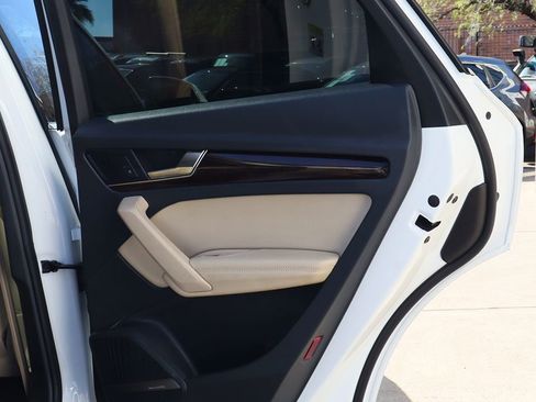 Used 2019 Audi Q5 Premium Plus w/ Premium Plus Package image 28