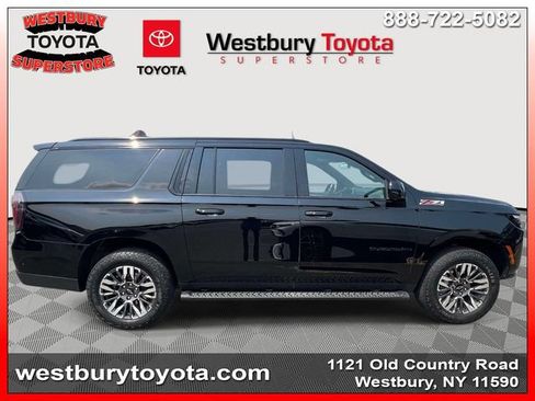 Used 2025 Chevrolet Suburban Z71 AWD/4WD image 6