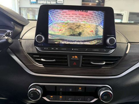 Used 2025 Nissan Altima 2.5 SV image 21