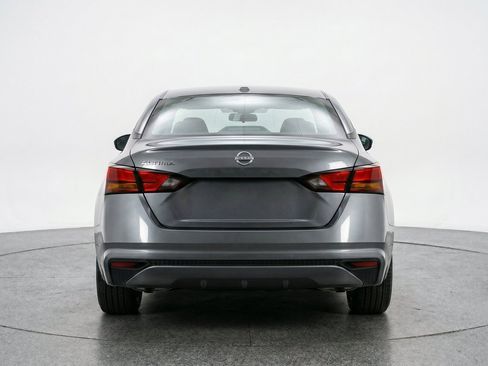 Used 2025 Nissan Altima 2.5 SV FWD image 7