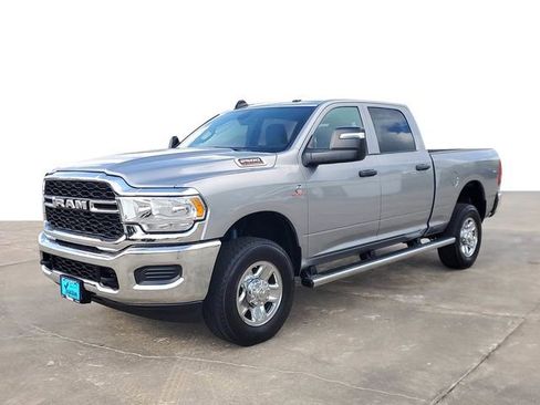 Used 2023 RAM 2500 Tradesman image 2