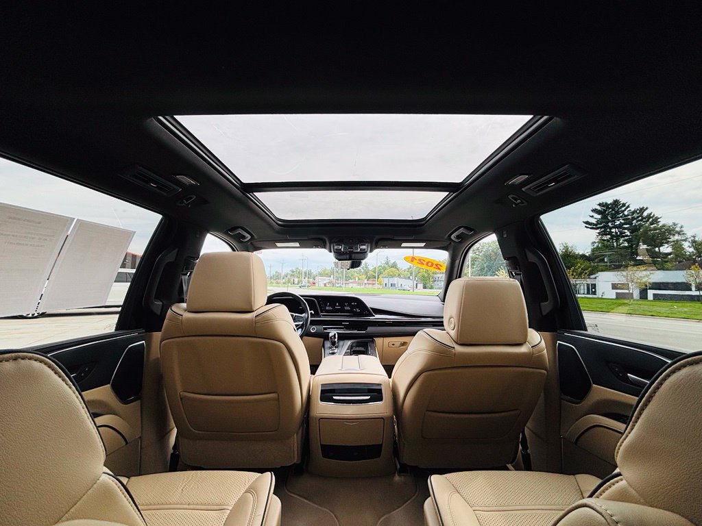Used 2021 Cadillac Escalade Premium Luxury AWD/4WD image 47